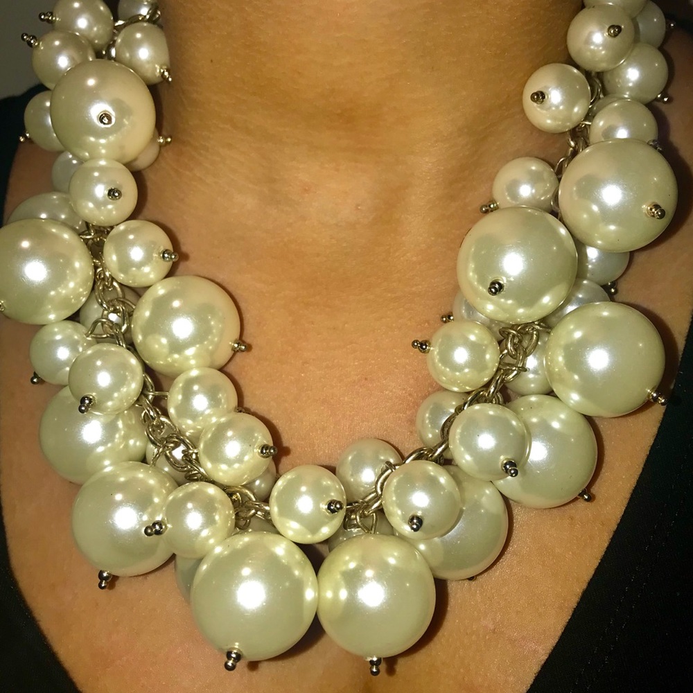 Necklace and earring set